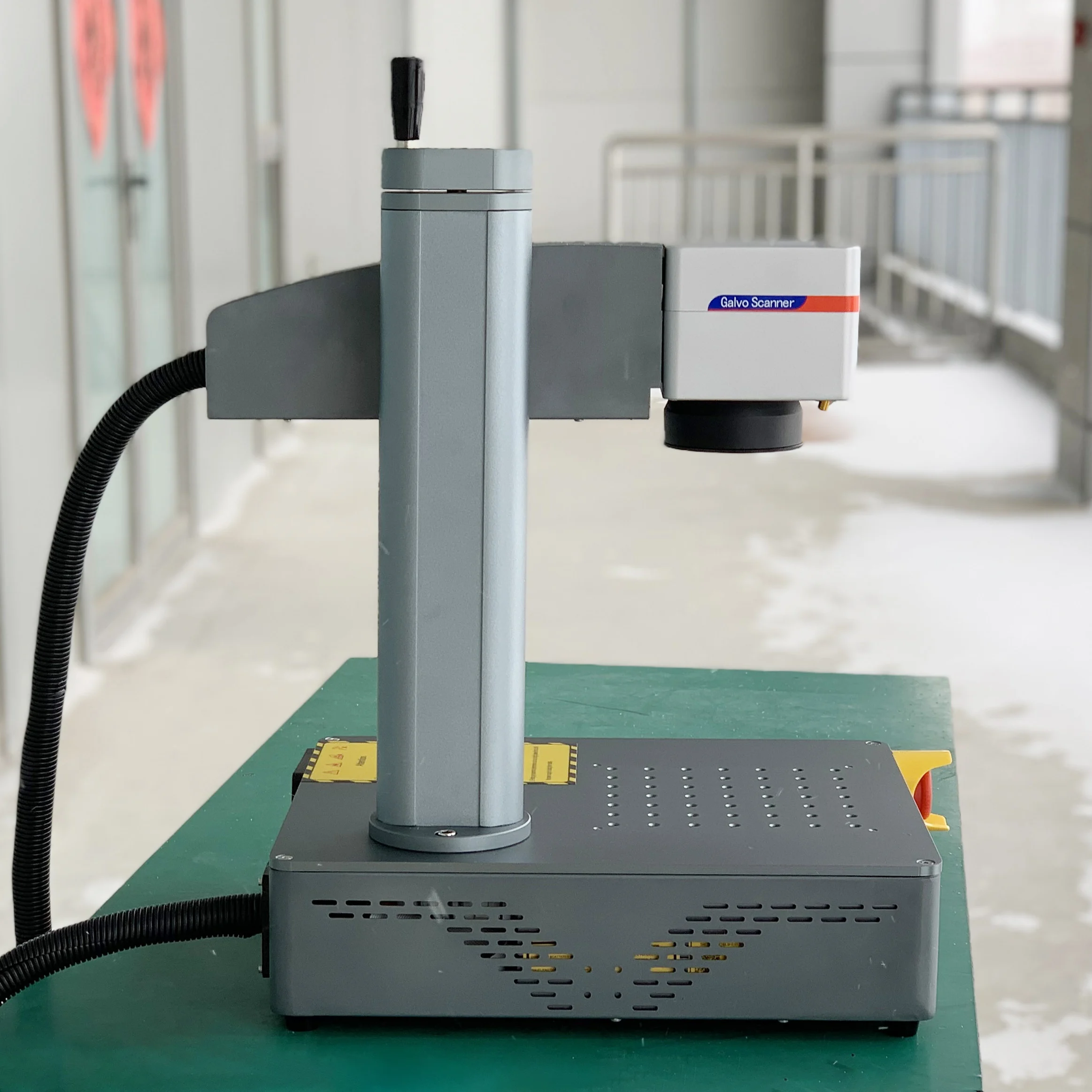 ZHONGCAN Small Metal Laser Engraver Marking Machine Pet Id Tag Photo 20W Max Laser Marker For Price