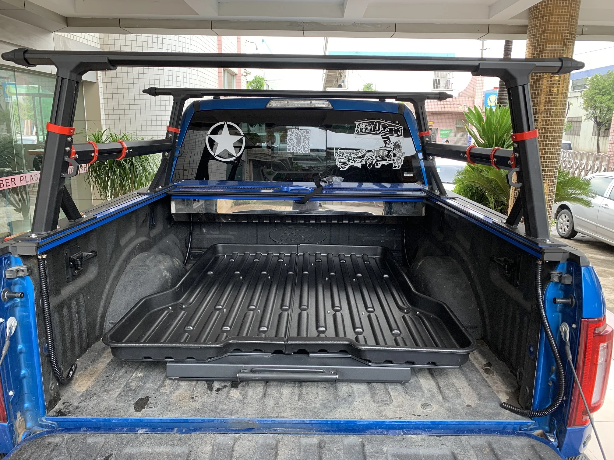 
Slide tray for truck bed liner 