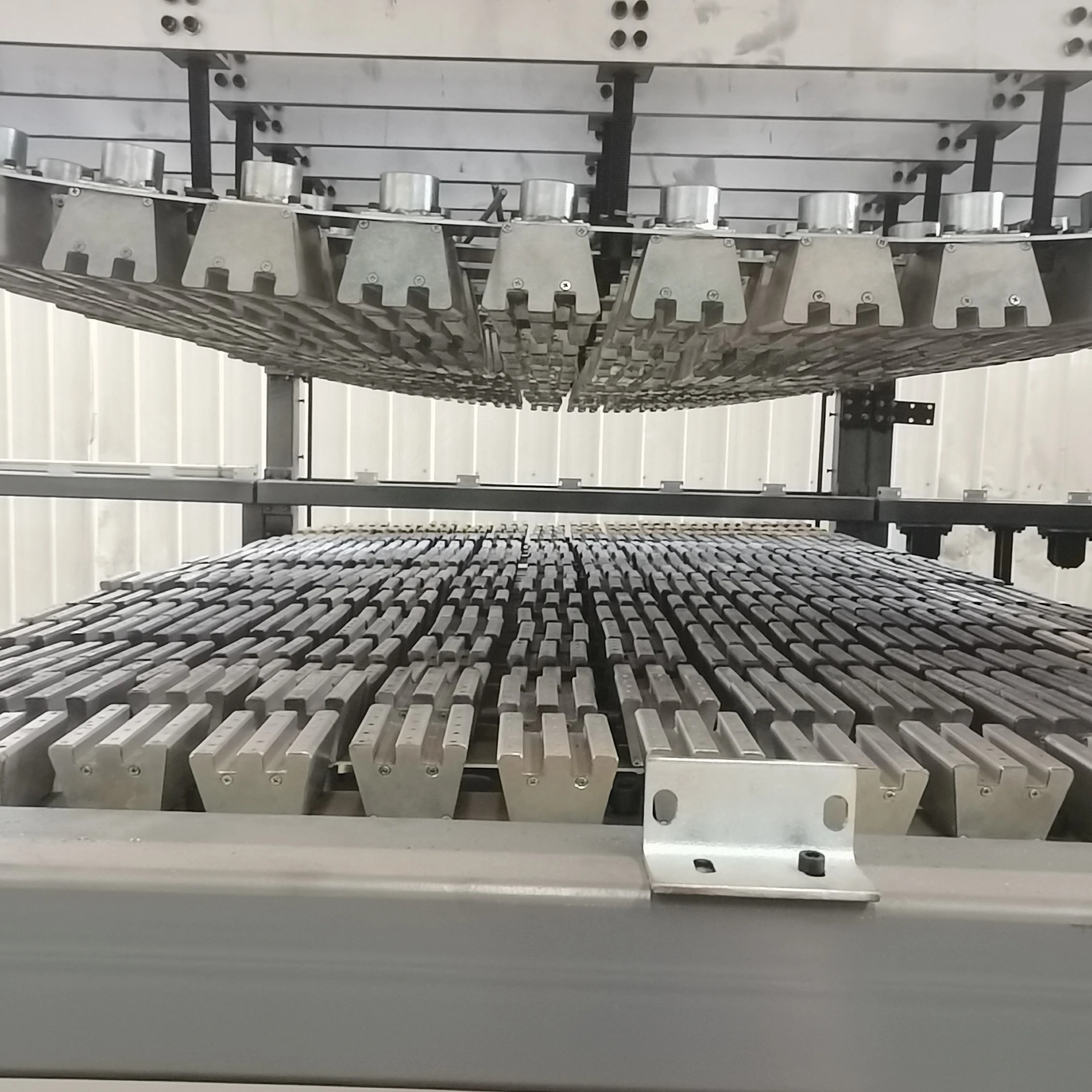 20223 Factory Price GangXin Double Curved Bend Glass production line for car side windows glass bending glass