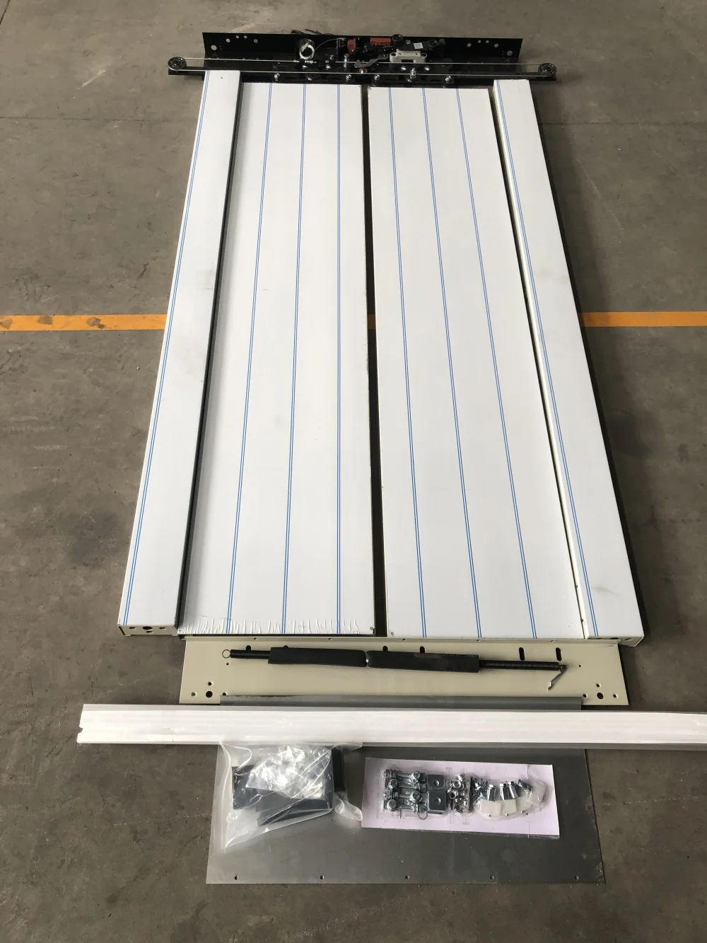 Zowee 304 stainless steel center open 800mm elevator door with hanger set china passenger elevator door