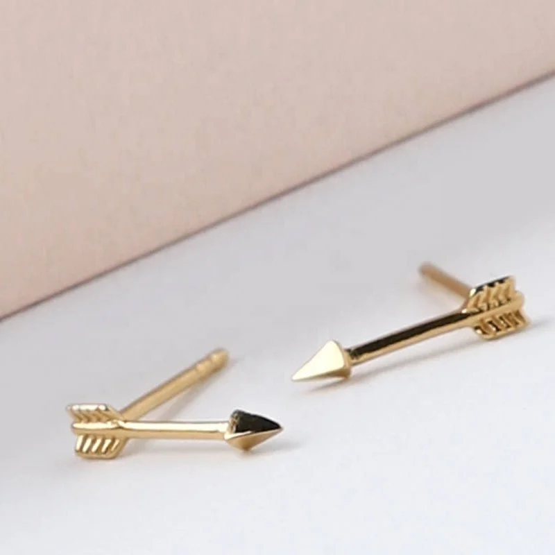Classic design gold plated arrow earrings for teens