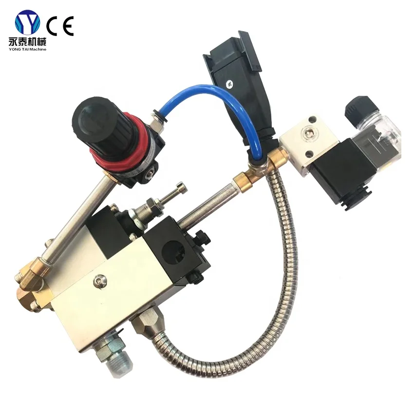 Hot melt scraper hot glue strip gun spray spiral glue nozzle head
