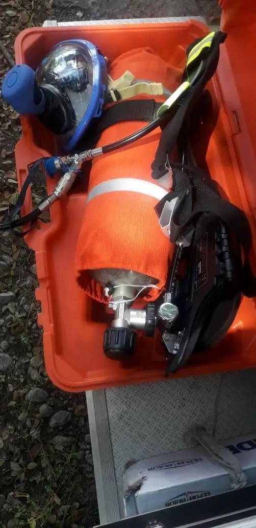 positive self-contained breathing apparatus SCBA