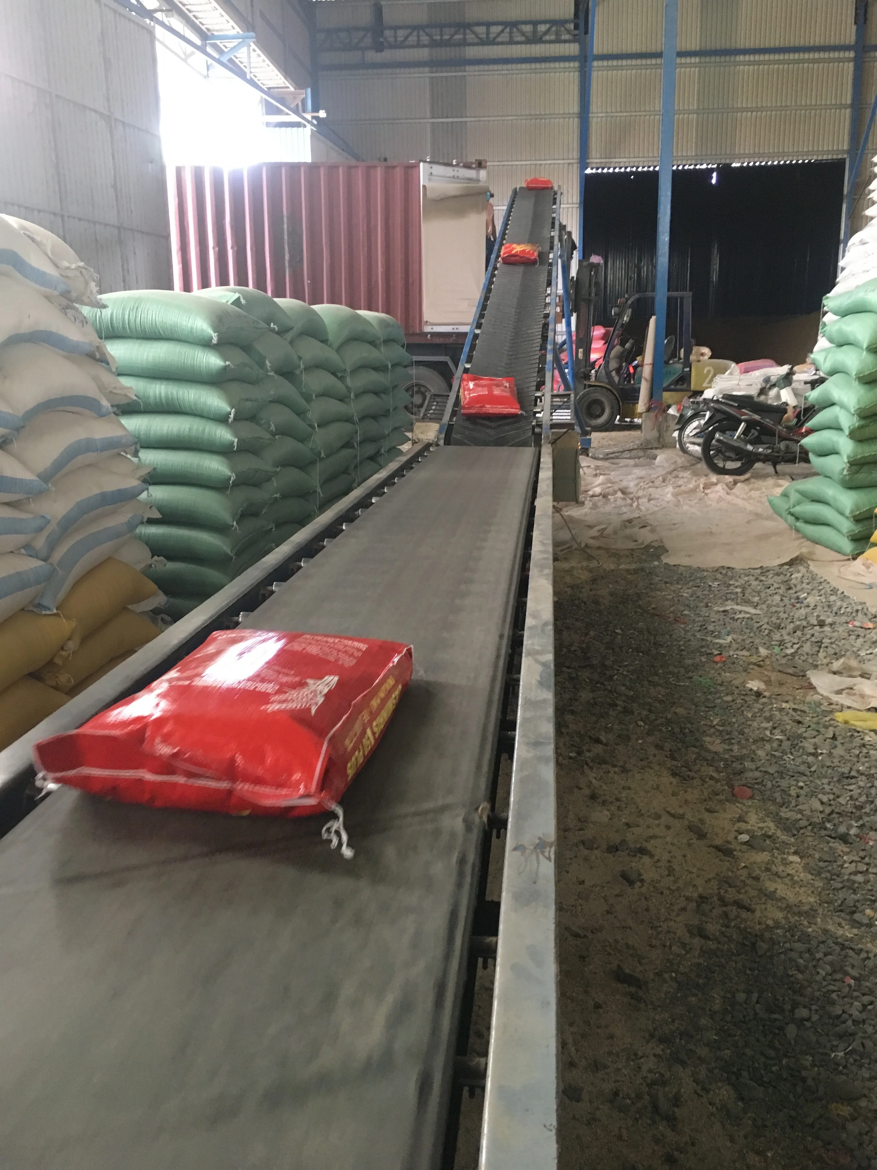 
HOT SALES !!! CHEAPEST VIETNAM JASMINE RICE 3% BROKEN PURITY 90%, SORTEXED - Factory Price 