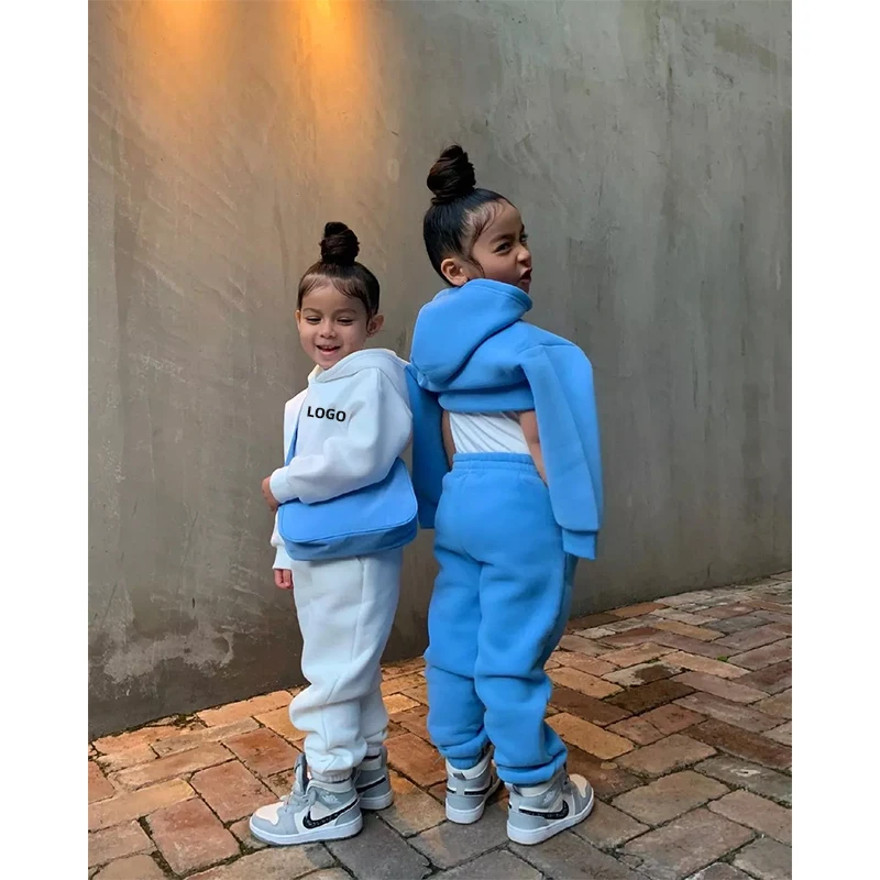 Детский спортивный костюм