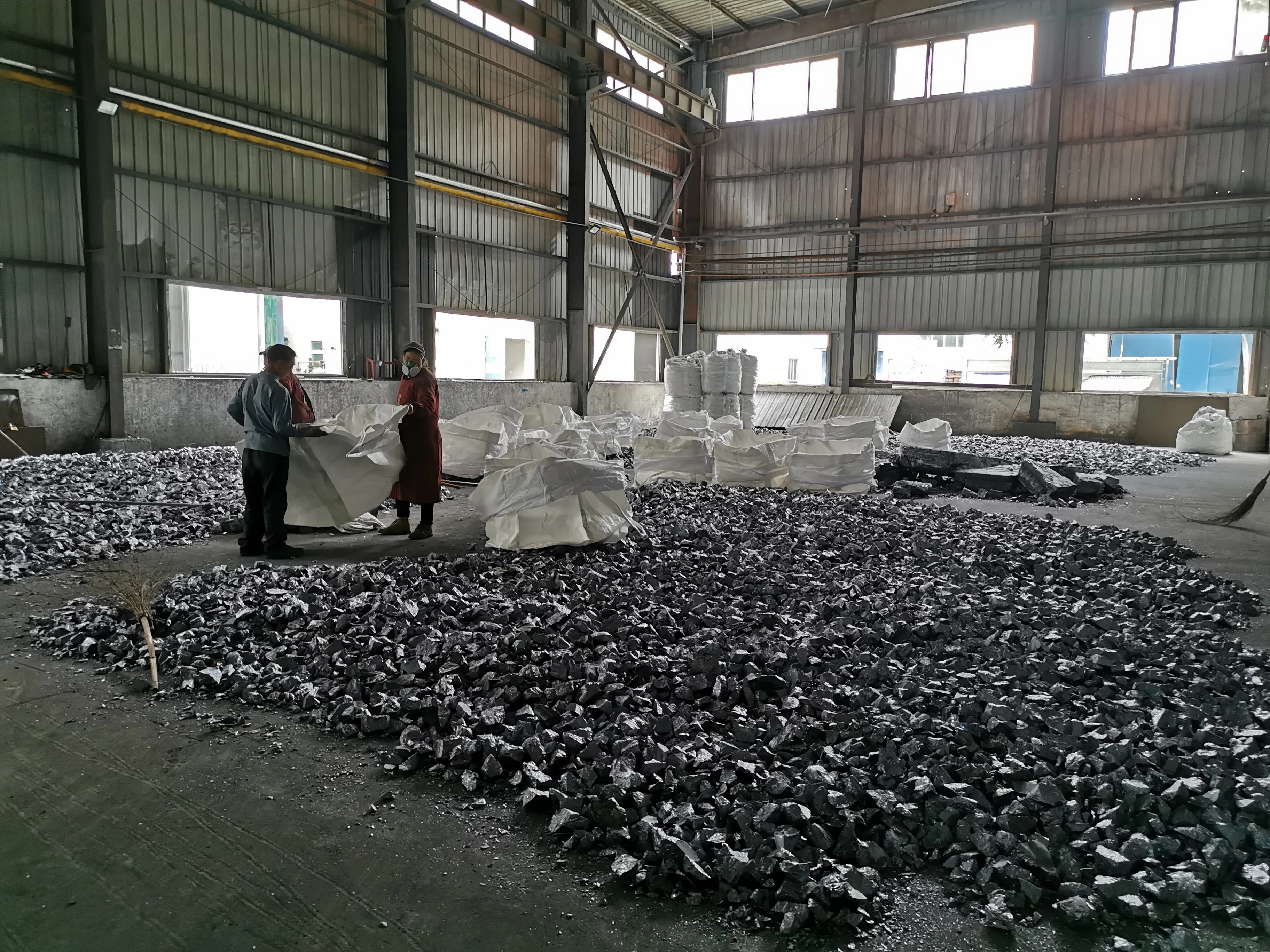 High Pure Silicon Metal 553 441 421 521 3303 1101 2202 Aluminium Ingot Raw Materials Lump 10-50mm Ferro Alloy Supplier