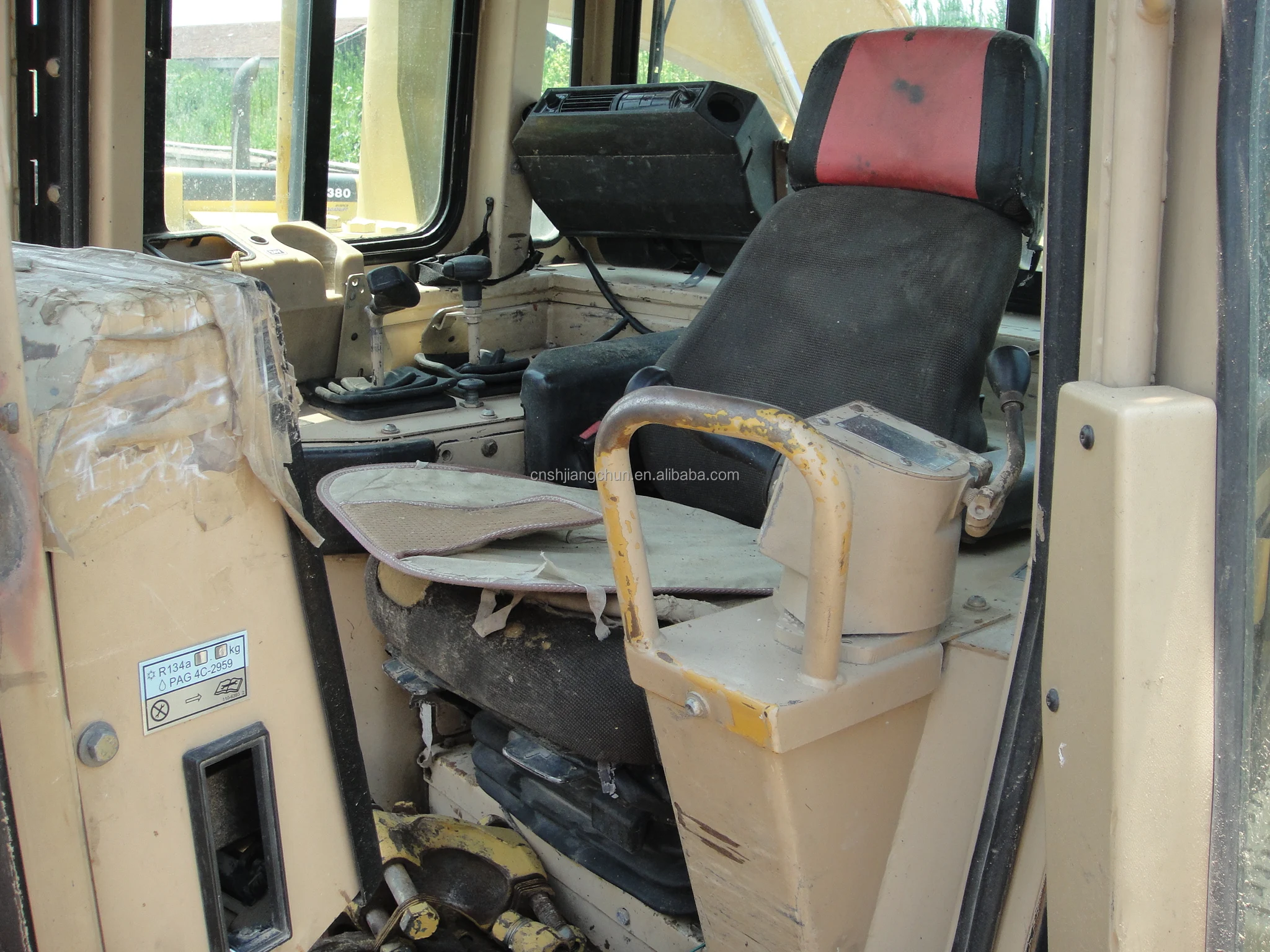 Used Caterpillar bulldozer CAT D8R in good condition for sale