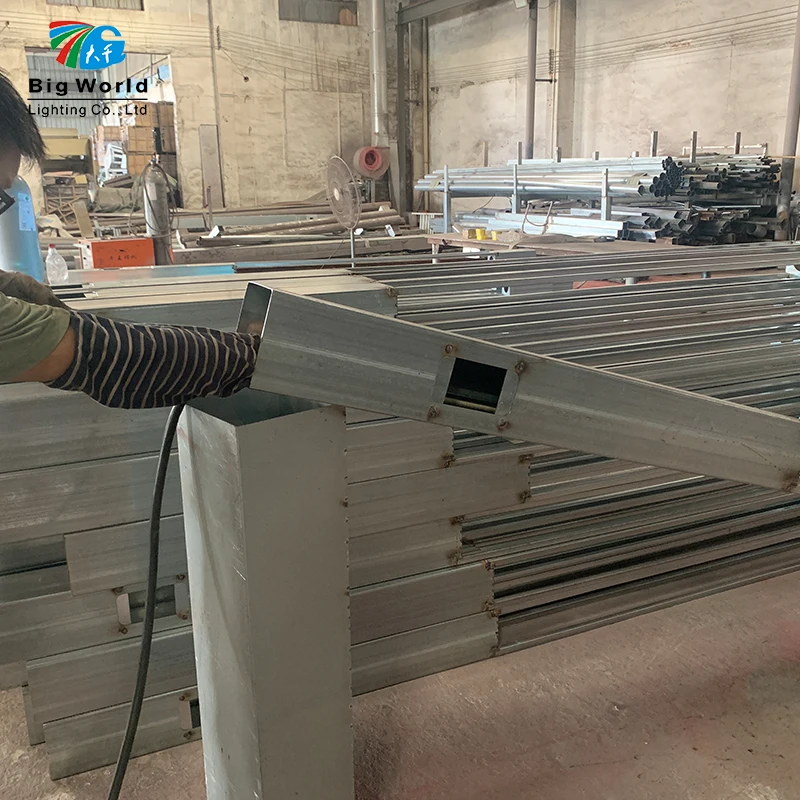 Hot Galvanized Steel Used Street Light Poles Pole Light String Light Pole