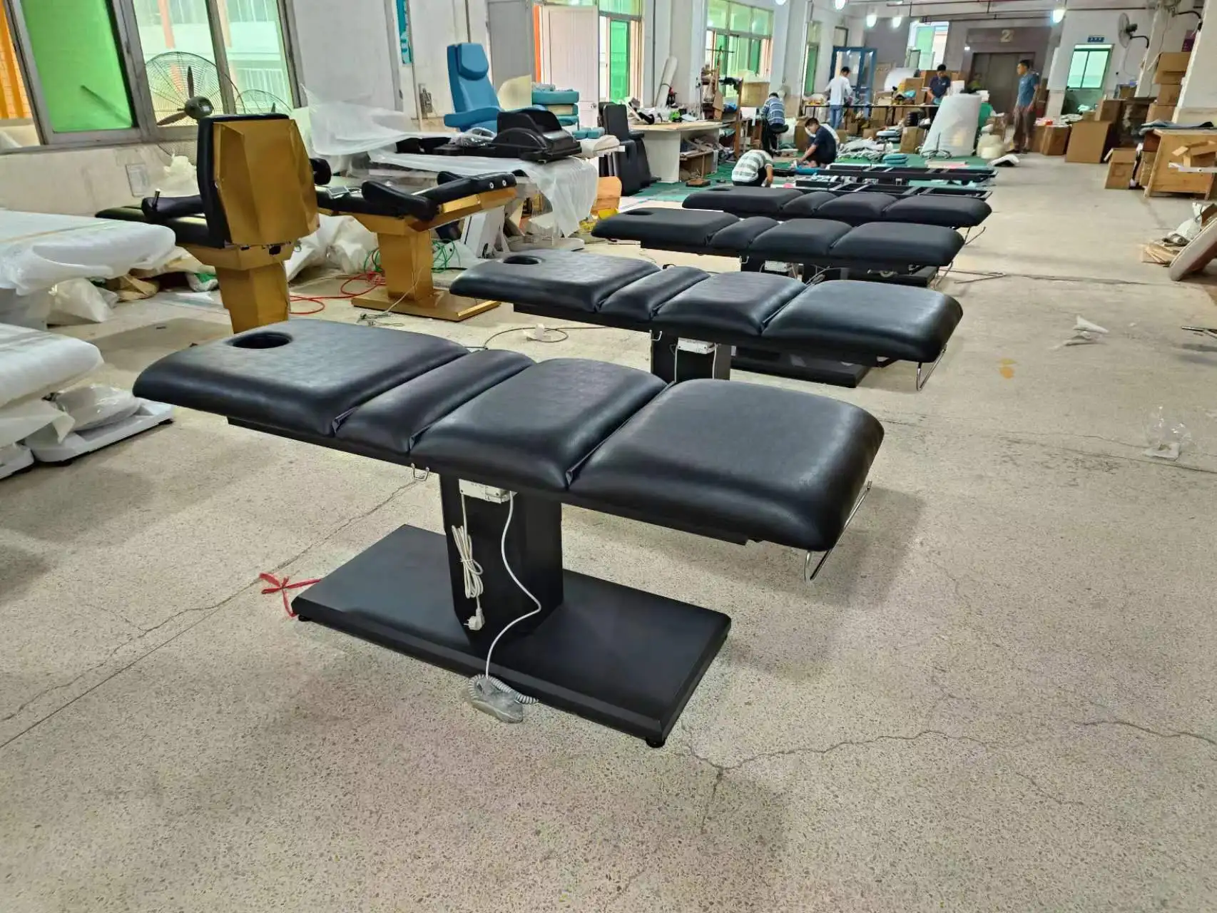 Modern black PU beauty spa salon furniture  roller treatment table massage facial bed massage 3 chair motor