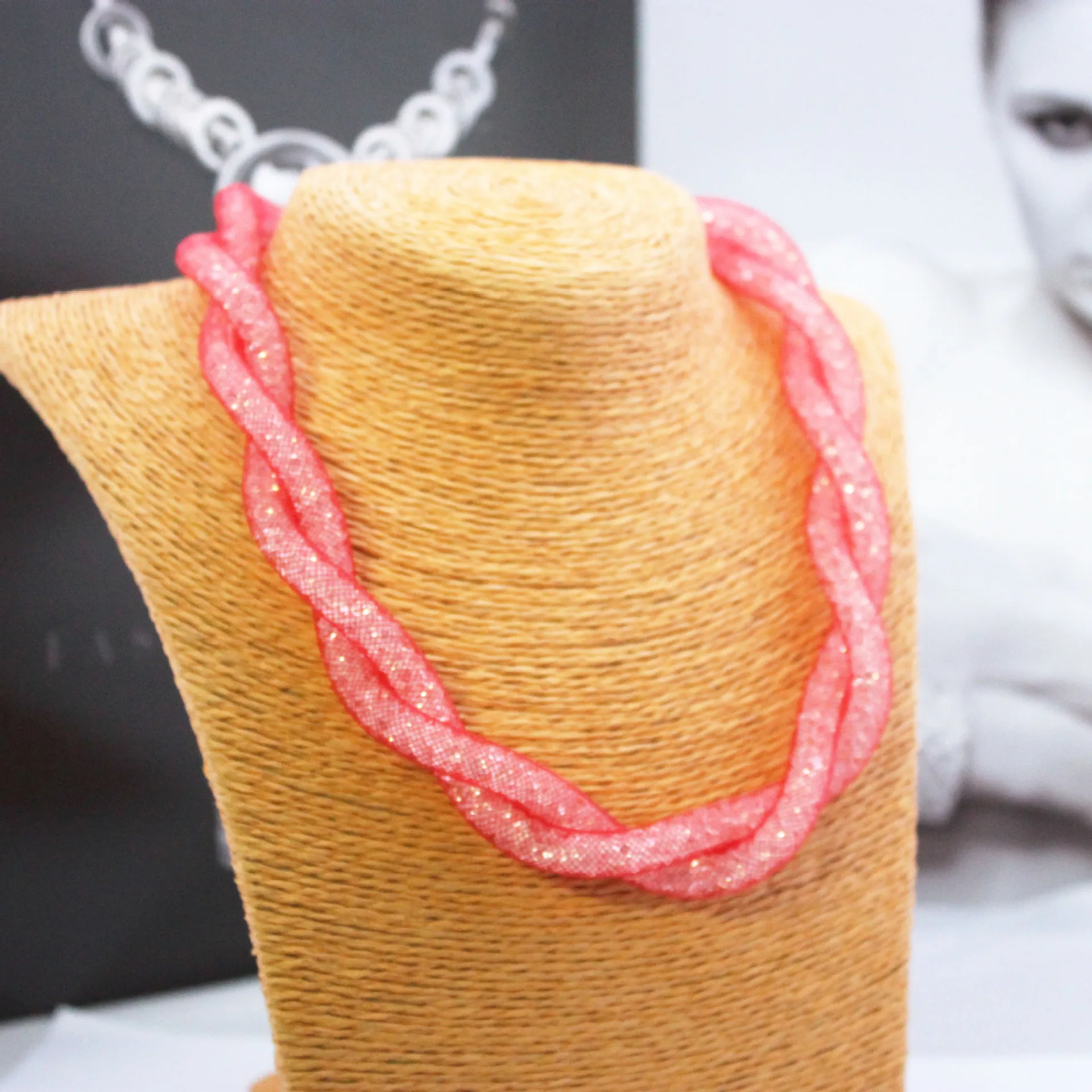 Hot Sale Bright Resin Colored Plastic Fashion Accessories Mesh Necklaces