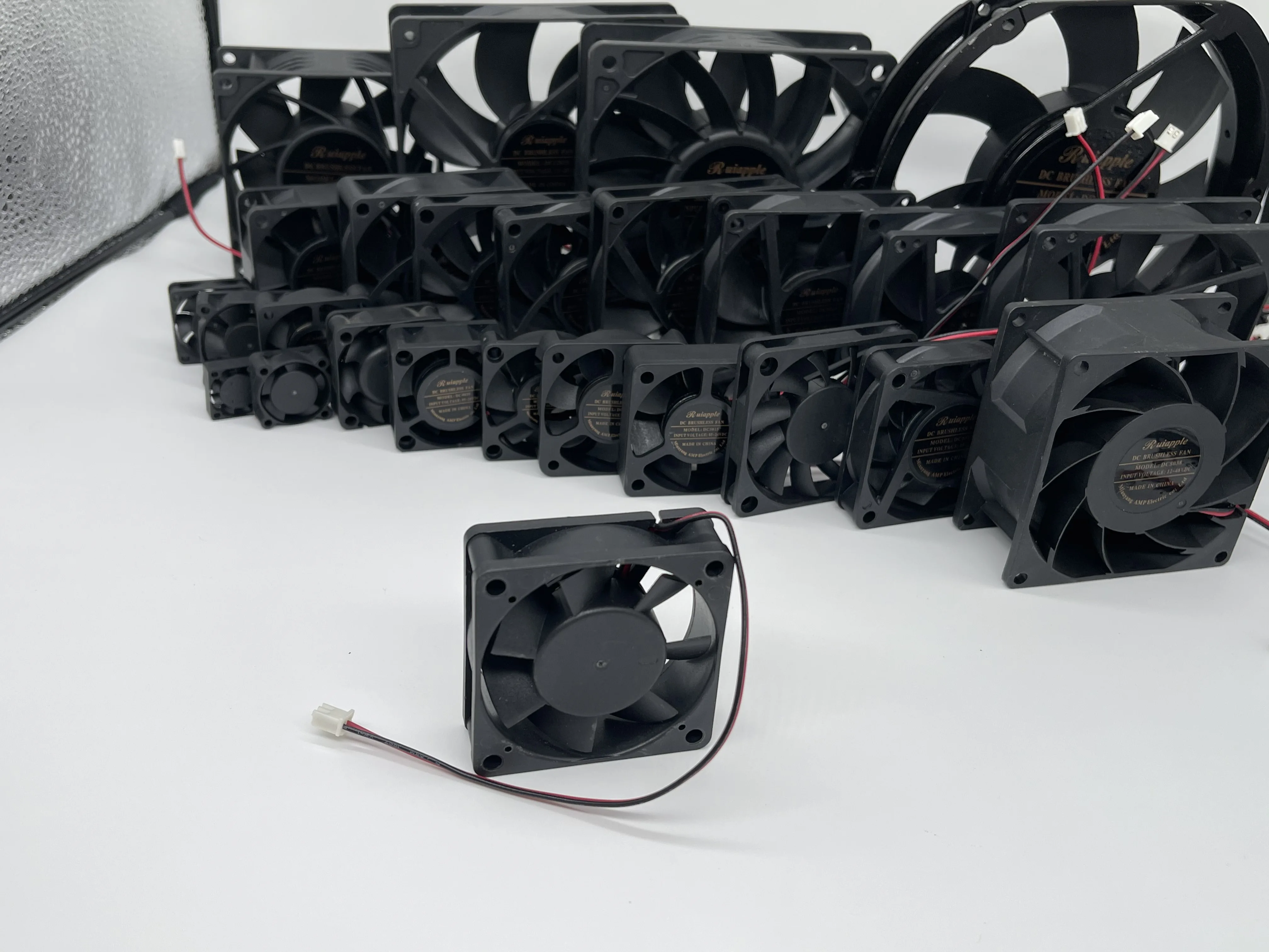 small electronic  5v 12v dc 6020 mini air conditioning fan micro industrial exhaust brushless cooling fan 60mm