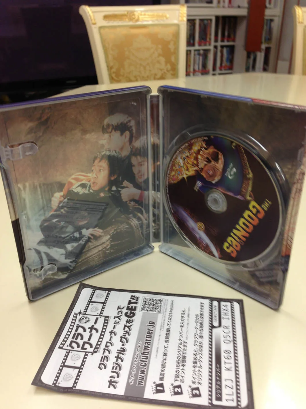 Metal Tin Case for CD/DVD Stylish Metal Boxes for Storage and Protection