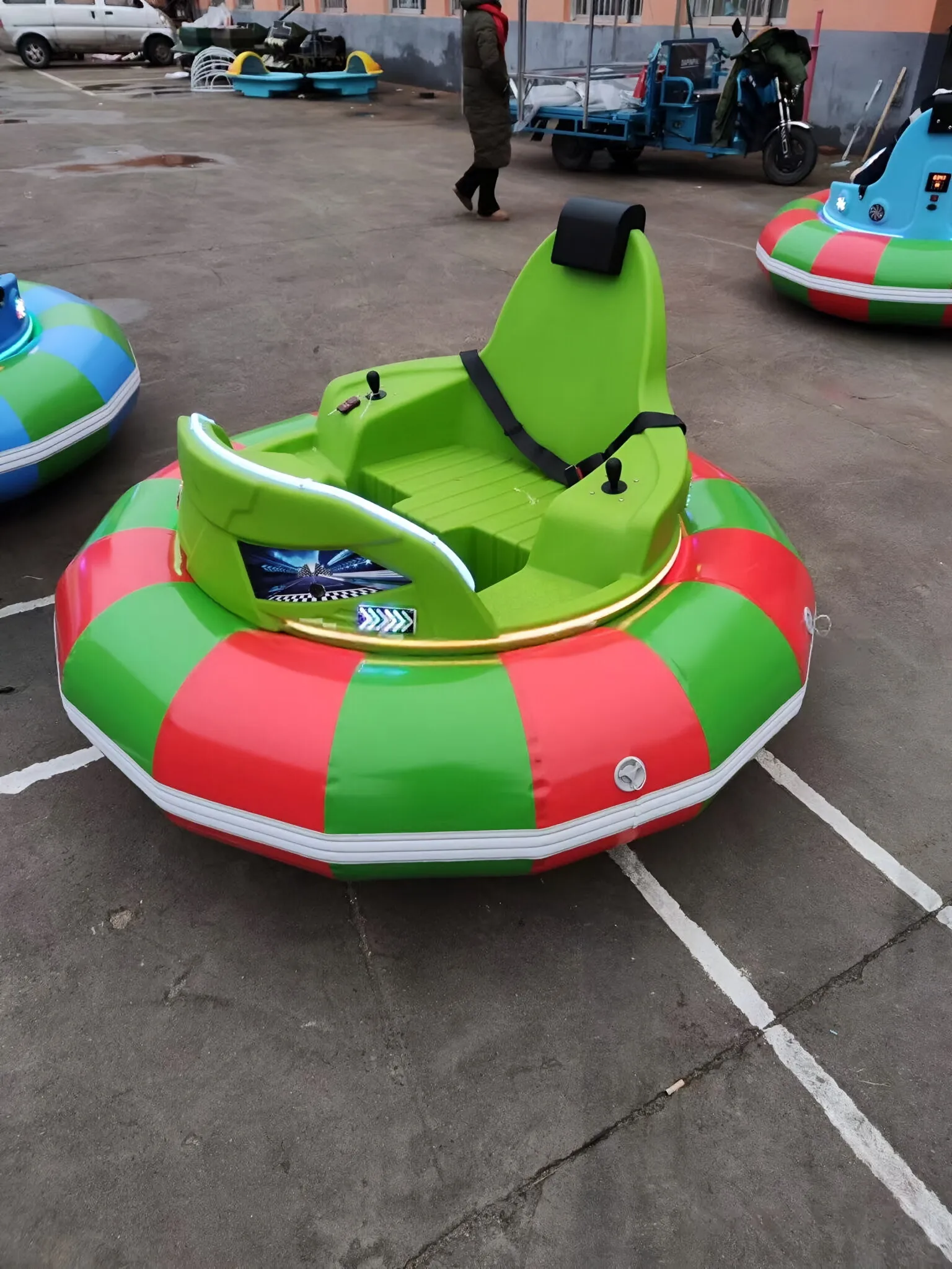 UFO Shape Inflatable Electric Bumper Cars Park Battery Operated 24v 48v Fiberglass Inflatable Adult Dodgem Bumper Cars