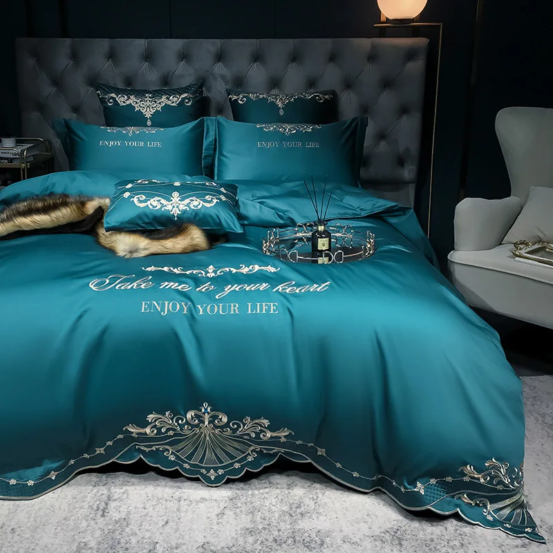 China Supplier Embroidery European Luxury Aristocratic Wedding Bedding Sets Bed Sheet With Pillows Comforter Sets