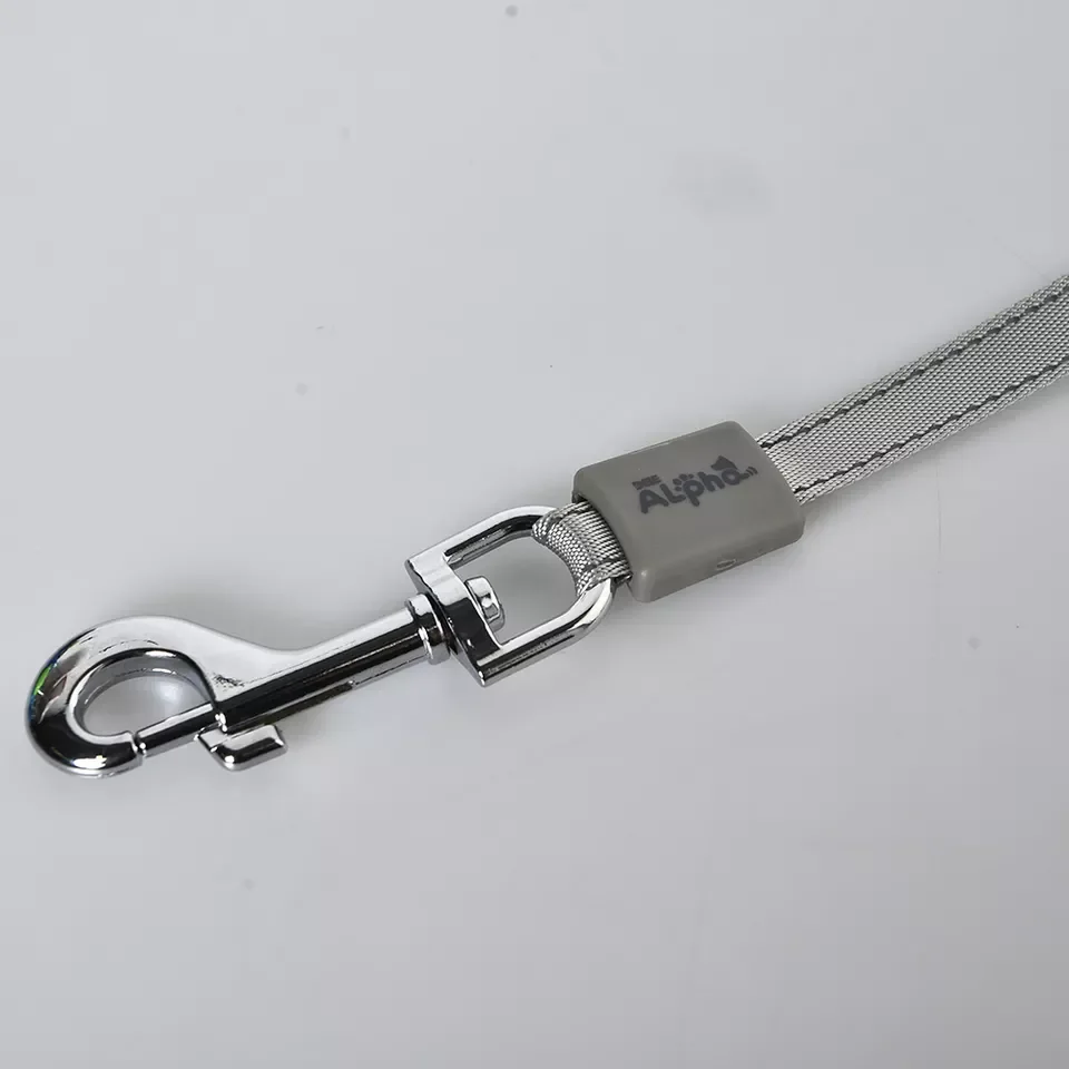 DELE Heavy Duty One Button Break & Lock Dog Leash 360 Tangle-Free Retractable Dog Leash