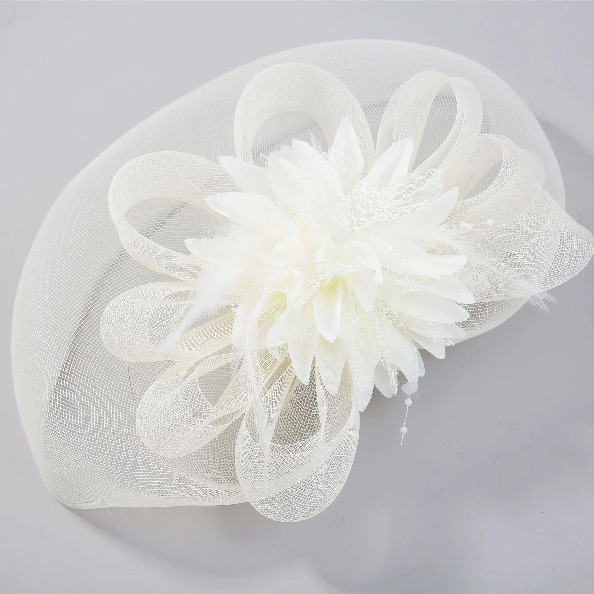 Elegant handmade 25cm accessory white feather mesh dinner wedding hat