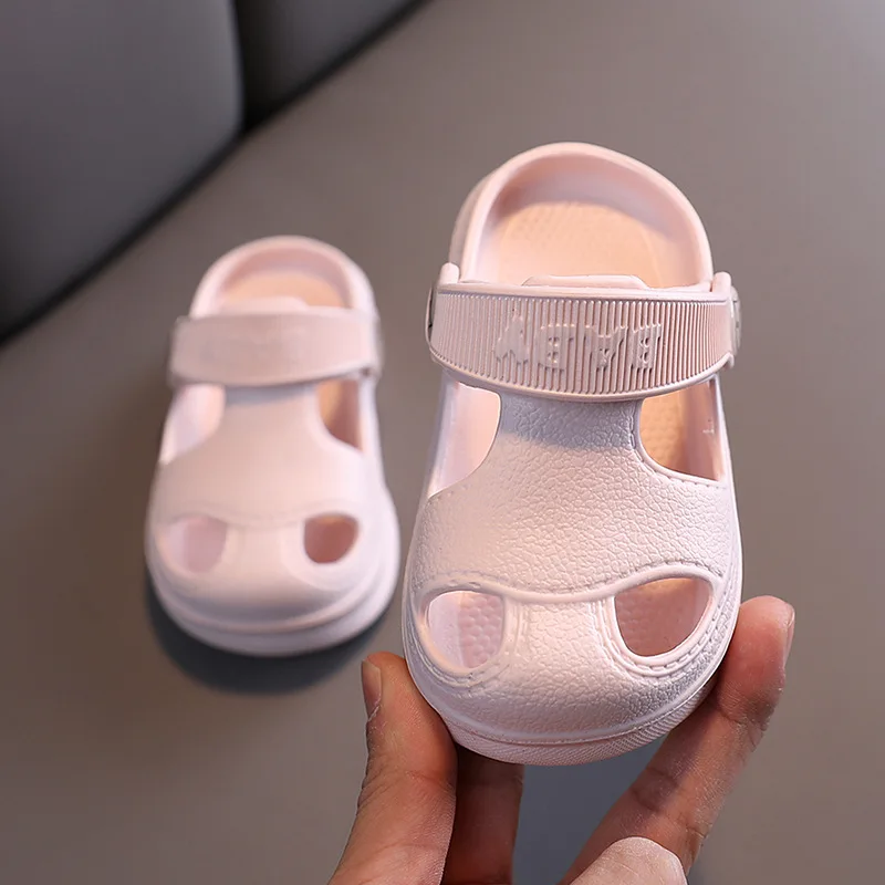 Summer New Baby Hole Shoes Children Nice Non -slip Soft Floor Old Boys Girl Beach Sandals