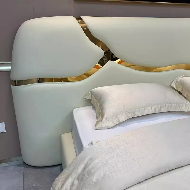Luxury Italian Style Modern Double Bed Beige Leather Metal Crackle Design Headboard Queen King Size Gold Bedroom Furniture Set