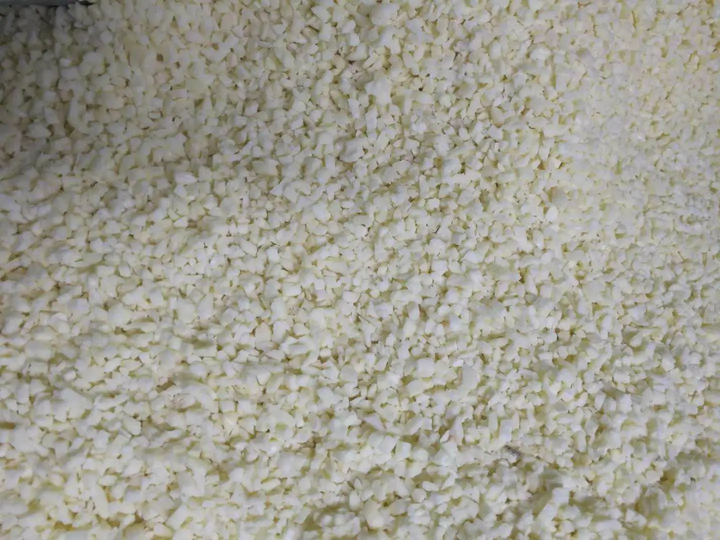 IQF fresh frozen peeled garlic dices cloves segments  fresh frozen crushed garlic diced frozen vegetables