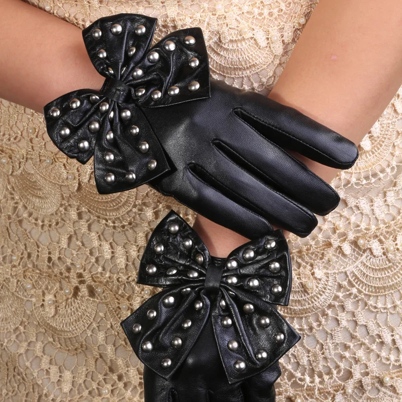 Cute texting Christmas gift women rivet Leather sheepskin gloves with bow
