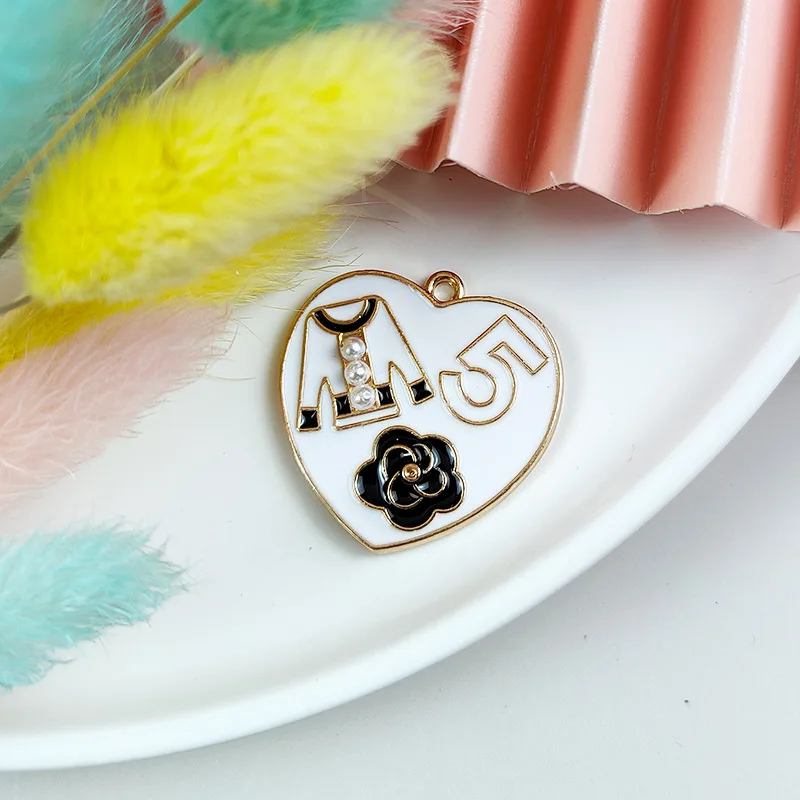 Hot Classic Lady Black White Makeup Charms Girls Fancy DIY Metal Charms Purse Hat Bow Shoes Perfume Charms jewelry Accessories