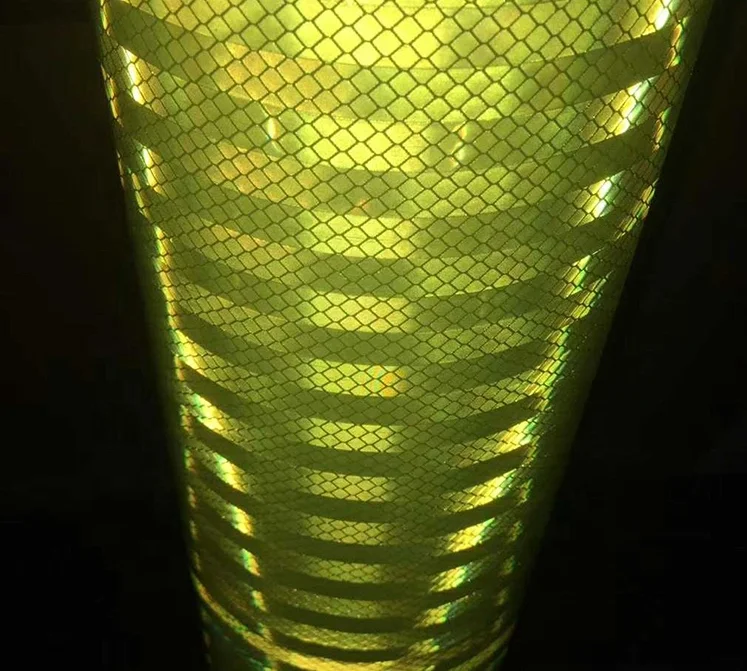 Fluorescent Yellow Reflective Sheet Diamond Grade Reflective Sheeting Roll for Traffic Signs