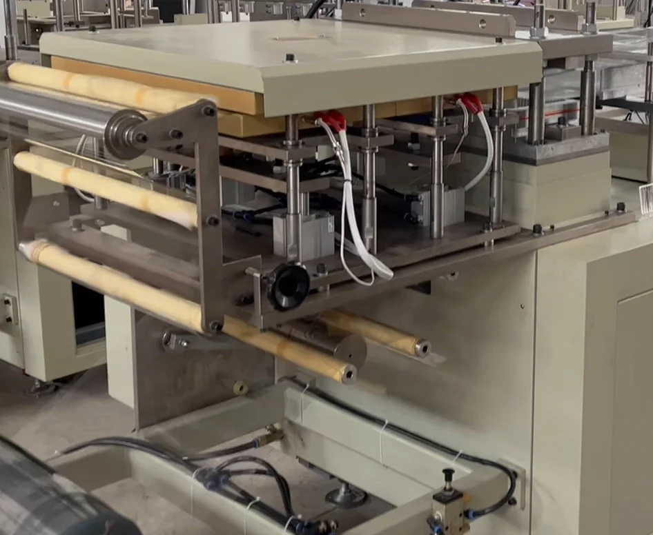 DPP-550A  Automatic Thermoforming Machine Packing Tray Cupid Disposable Spoon Container Making Machine