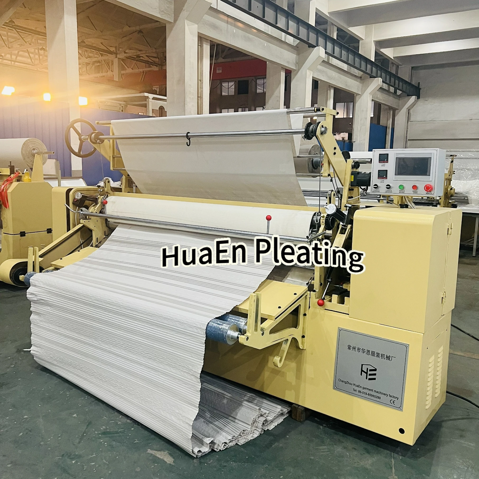 Jiangsu Changzhou HuaEn flat harlequin side box viscose fabric velvet textile cloth Pleating machine for dress