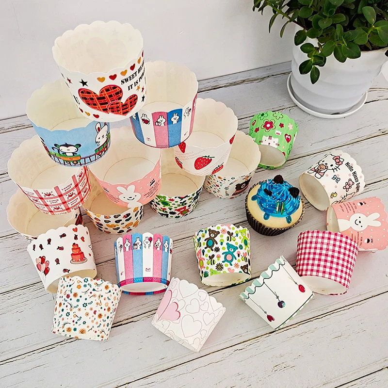 2021 Wholesaler Christmas Decoration Valentines Day Baking Cake Tools Oil-Proof Chocolate Cups  Cartoon Paper Cake Cup