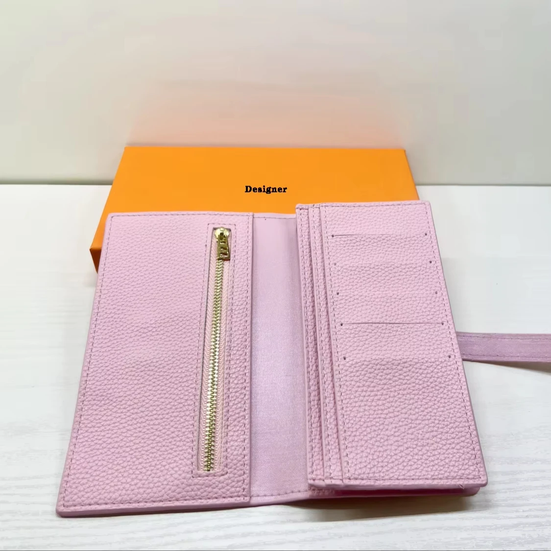 Женский кожаный кошелек