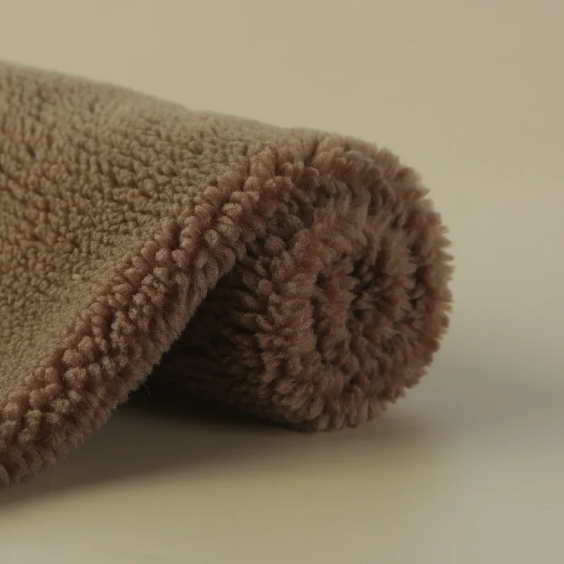 Изготовленная на заказ мягкая ткань из плюшевого меха boucle sherpa 100 полиэфирная флисовая вьющиеся меховые ткани для игрушек или пальто