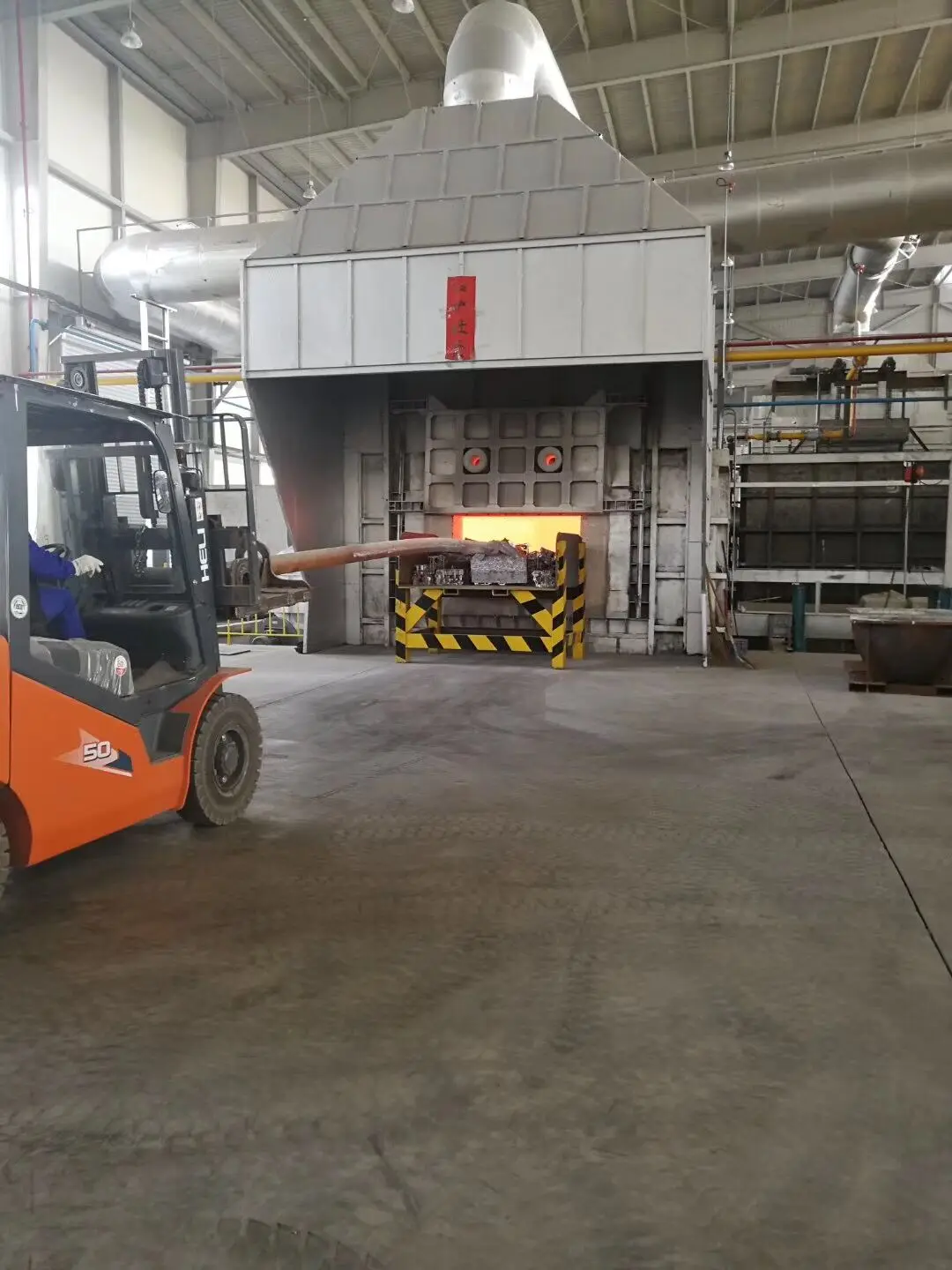 regenerator heating system type aluminum melting furnace with billet hot top casting table