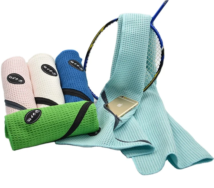 Hot Selling Mountaineering Fitness Golf Gym Towel With Zipper Pocket