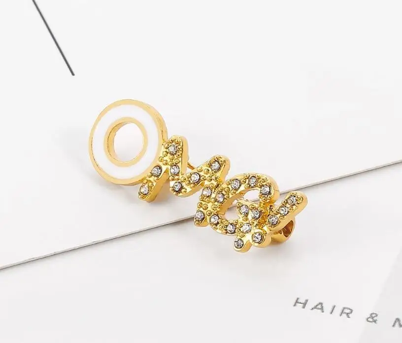 Best Selling Surprise OMG Letter Brooches Women Hollow Letter Diamond Brooch Pin Collar Needle Lapel Pins Clothing