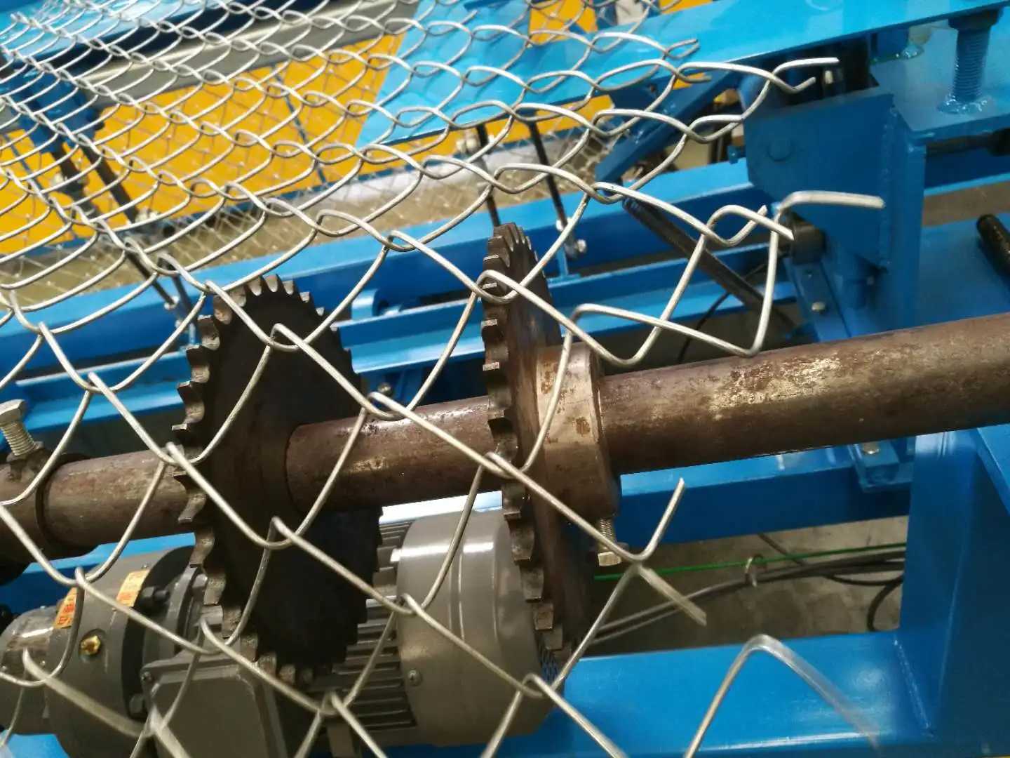 PVC Chain-Link Fence with Galvanized Steel Wire Mesh & Iron Frame Waterproof Easily Assembled Panel Shape Safety Gate Accessory