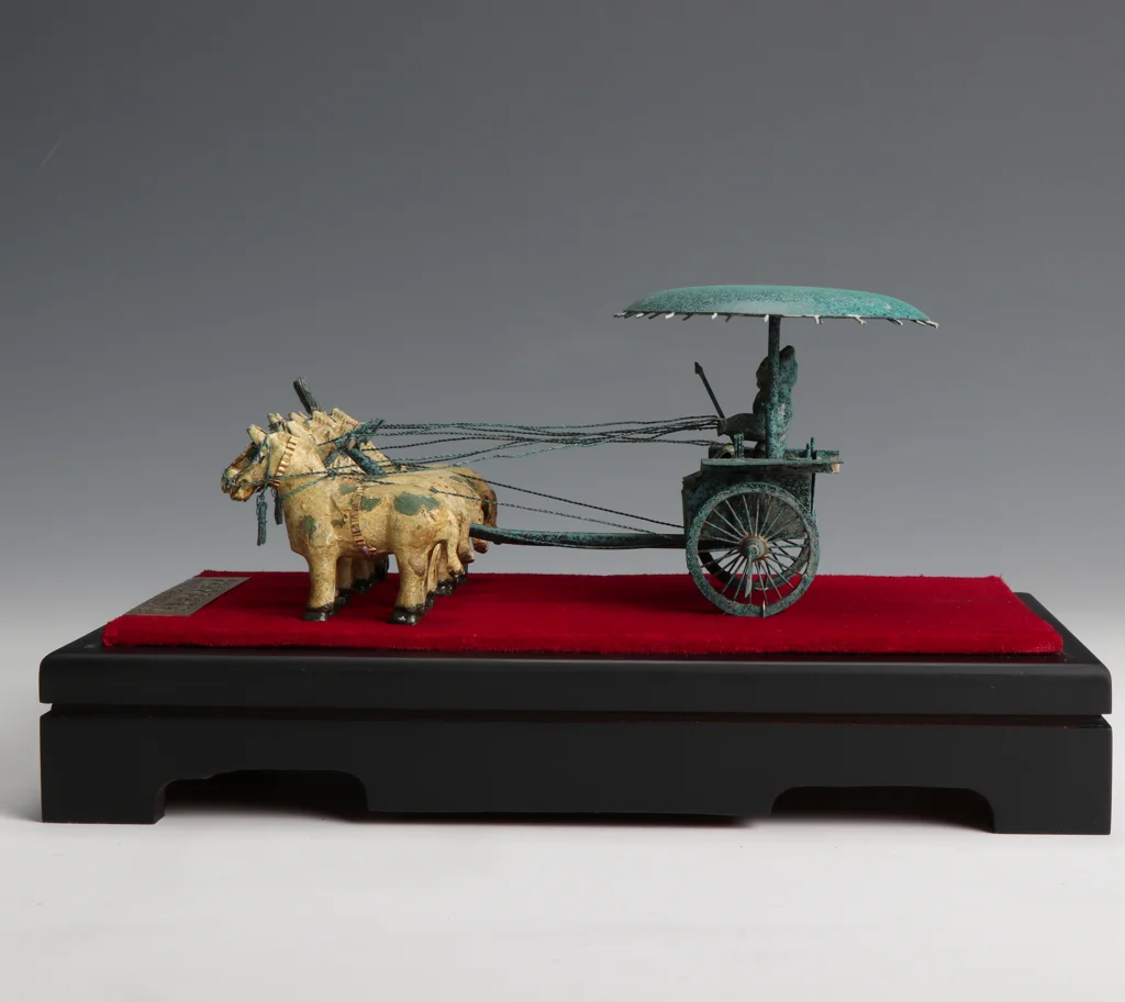 Classical Business gifts cast iron Chinese style bronze chariots and horses statues