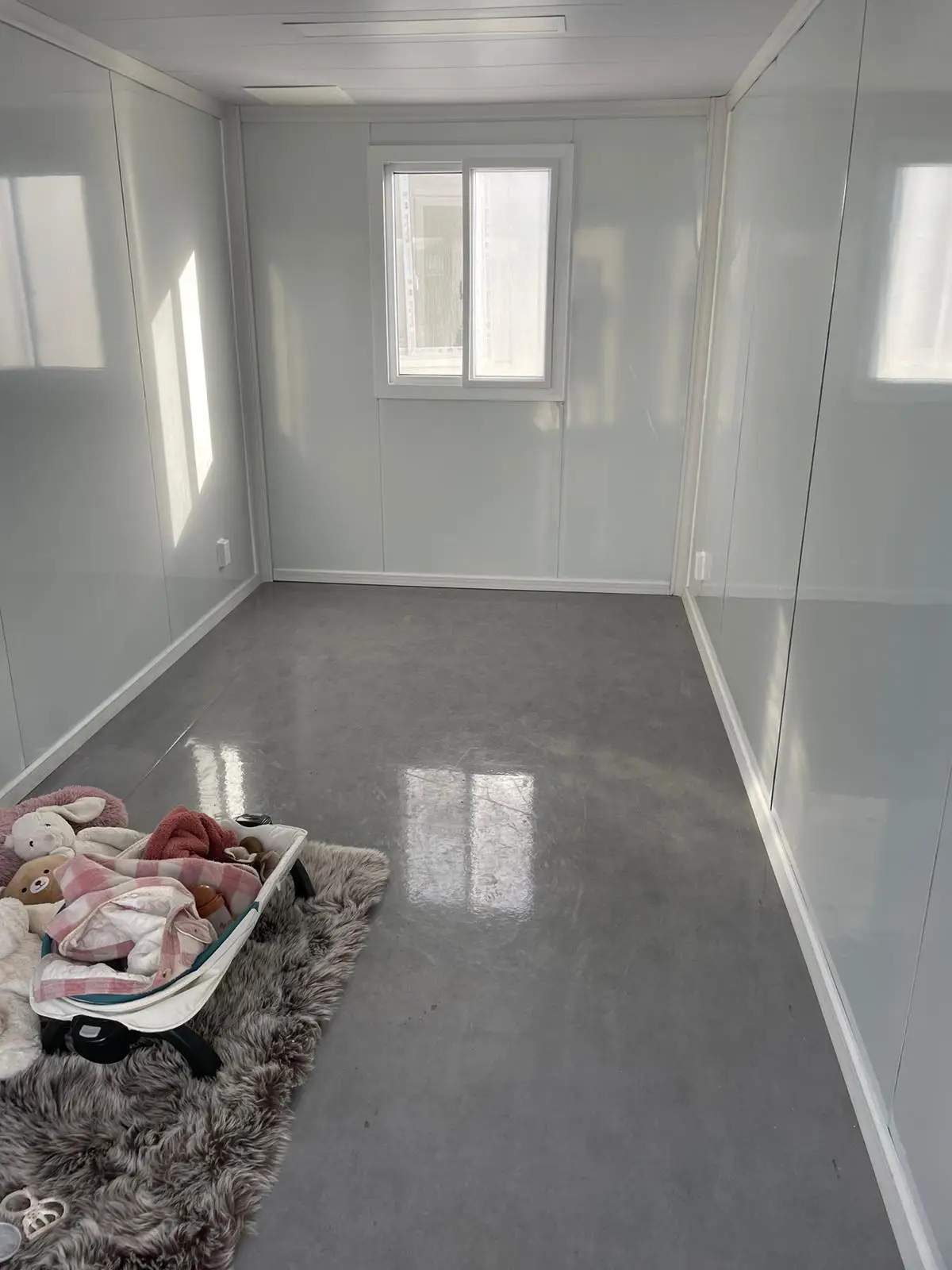 Customized Modified Office Shop Luxury Living 40FT Mobile Modular Sandwich Panel Waterproof Portable Container Houses