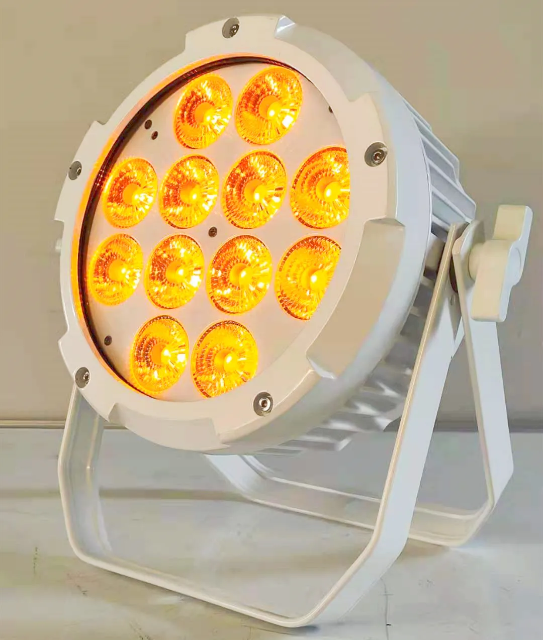12x18w Rechargeable rgbwauv 6 in 1 led par waterproof Slim Flat ip65 battery powered DMX led par can light for outdoor event dj