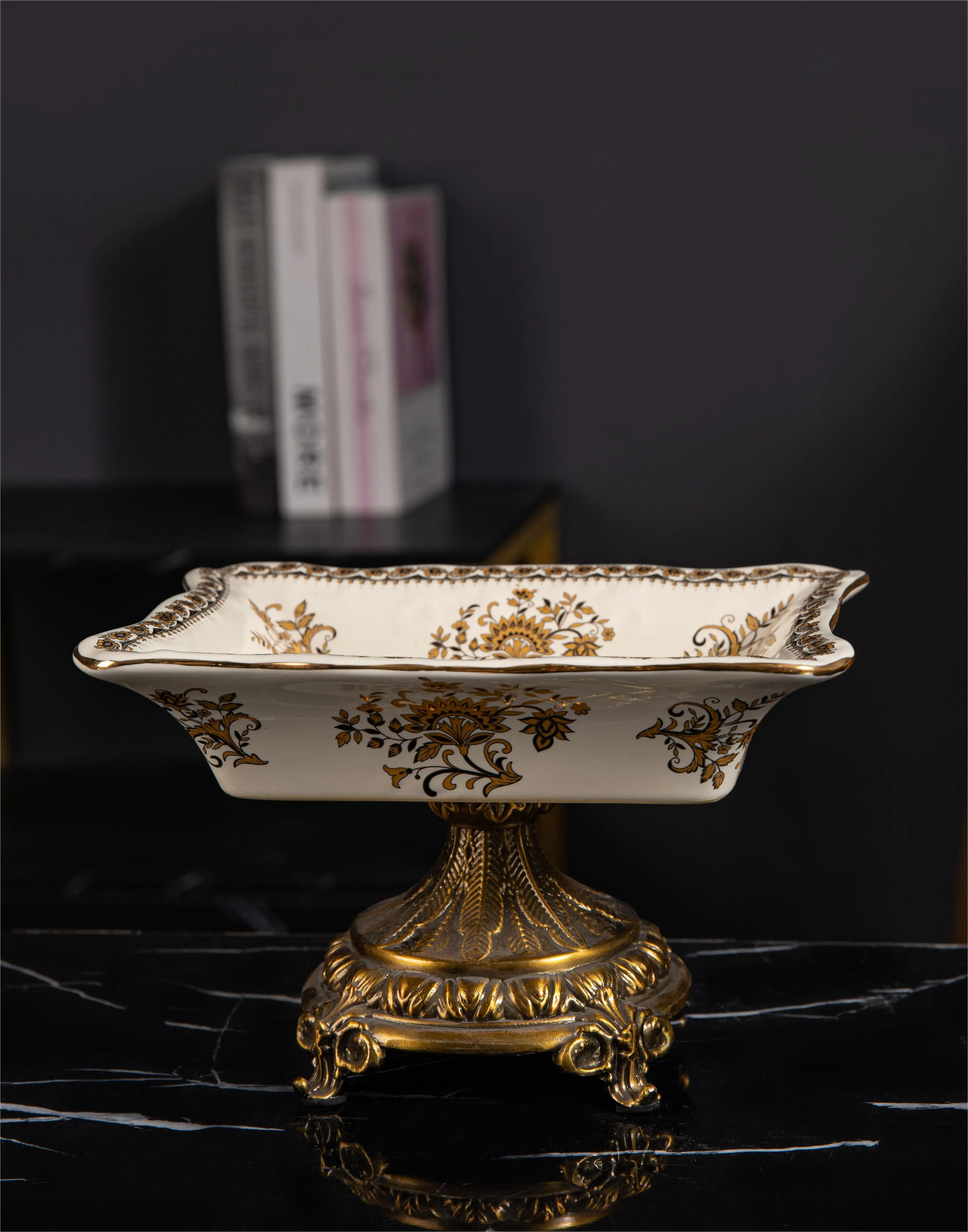 China Manufacture Handmade Kazakhstan Home decor  Luxury Gold Flower Pattern High Base Ceramic Plate