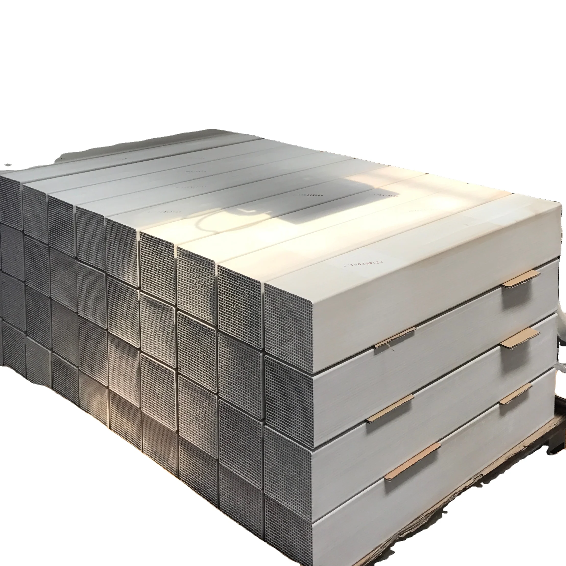 XINTO China Manufacturer Supplier SCR Honeycomb Catalyst TiO2 for Denitration Use