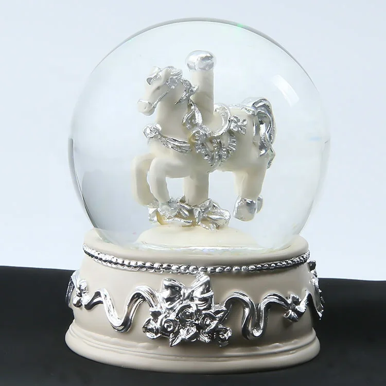 Fashionable Style Carousel Automatic Snow Globes With Custom Music For Xmas Gifts