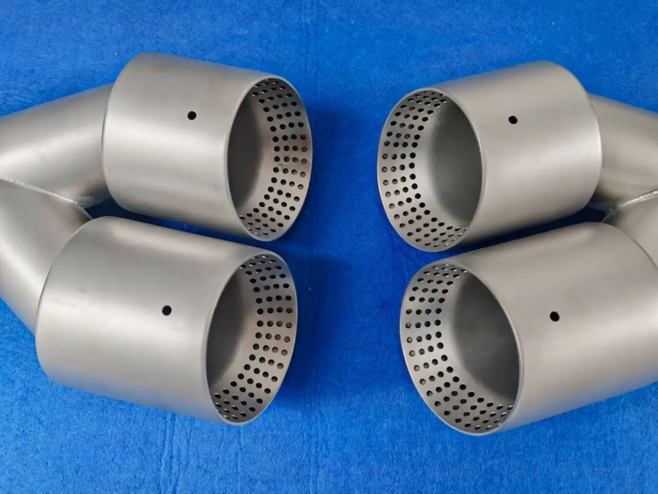 3.5 Inch Stainless Steel Automotive Y Shape Exhaust Muffler Exhaust Tip Akrapovic For Golf R