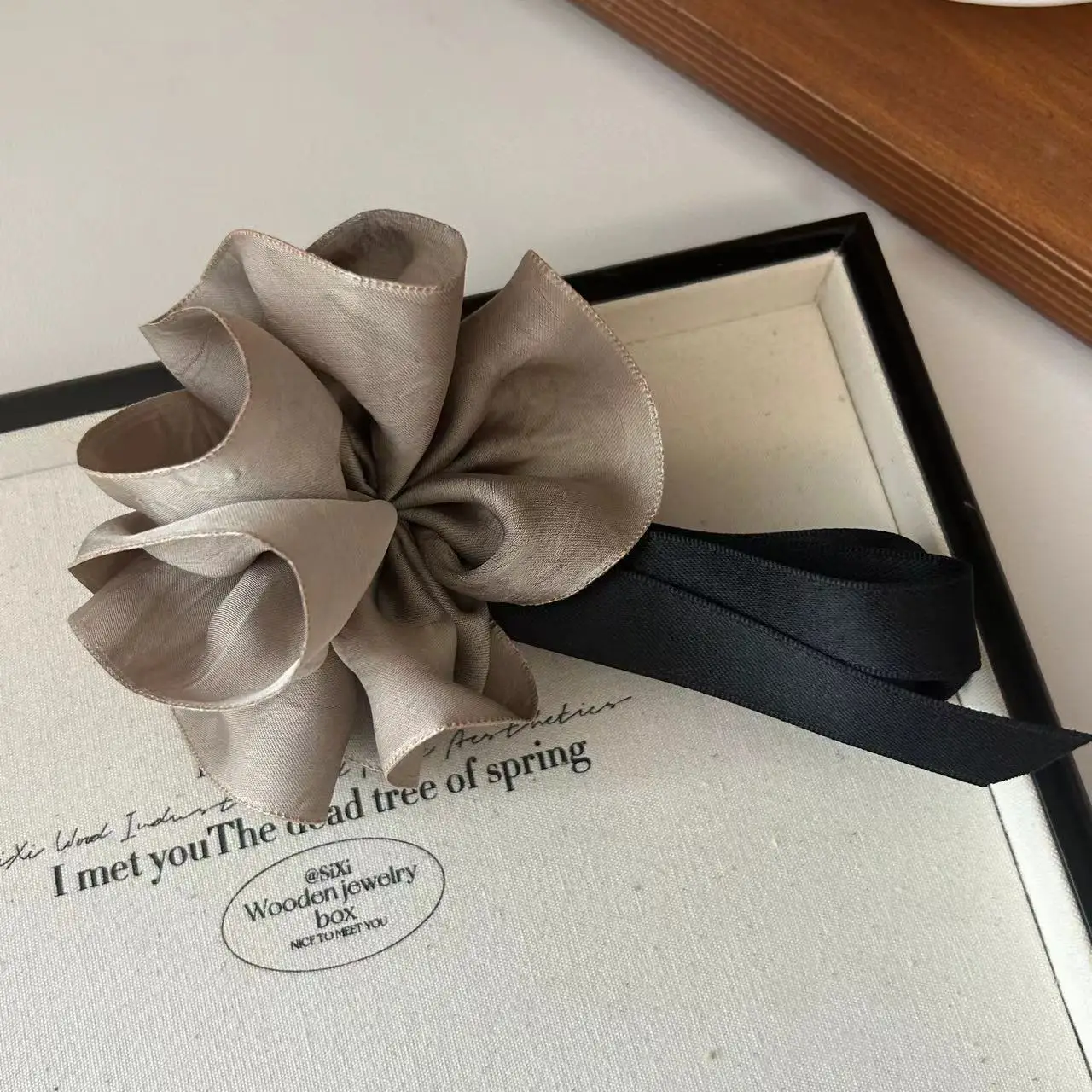 New three-dimensional pleated flower spring clip elegant temperament hairpin