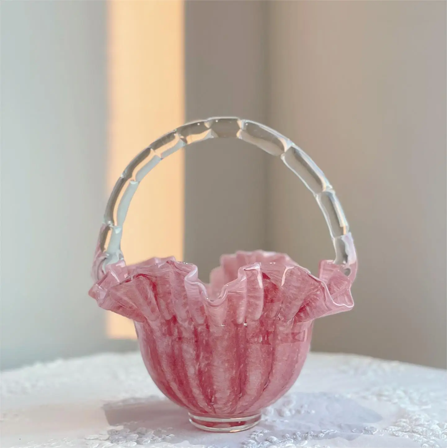 French medieval handmade pink Fenton glass pleated skirt small basket fruit plate model room desktop light luxury ornaments