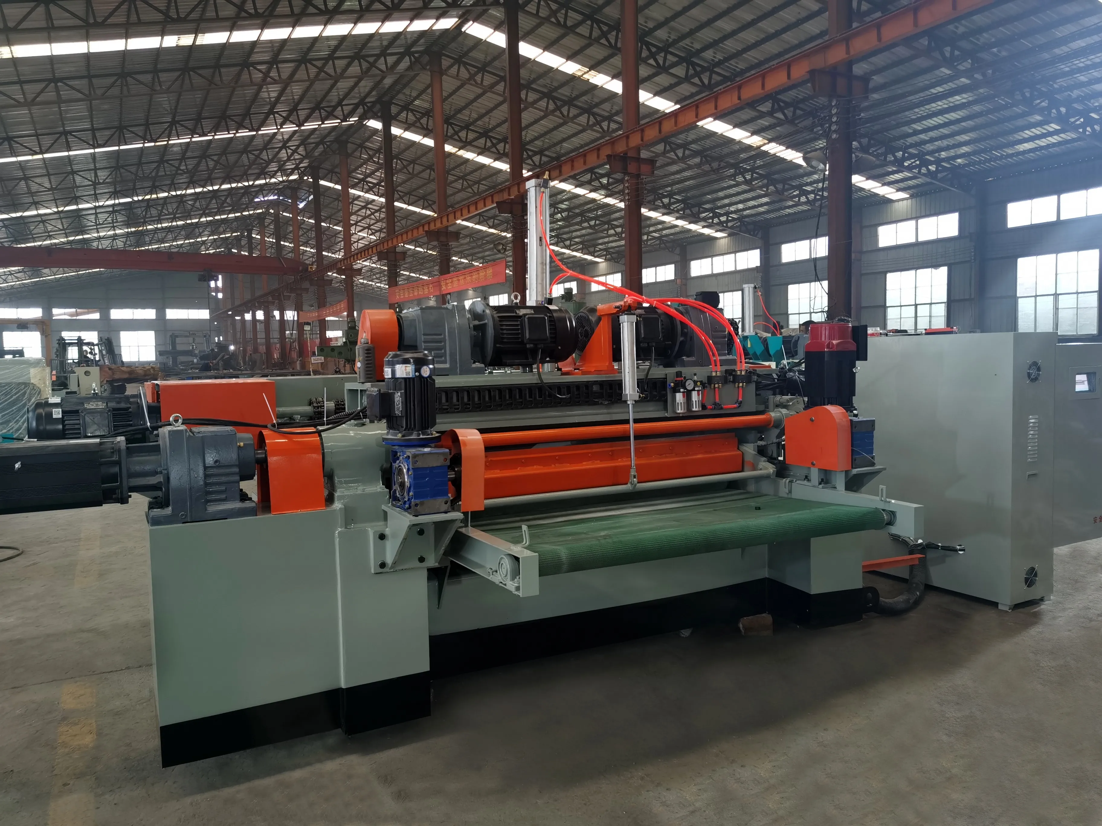 2023 China woodworking lathe  factory direct sale CNC wood peeling and cutting machine veneer peeling cutting  slicer