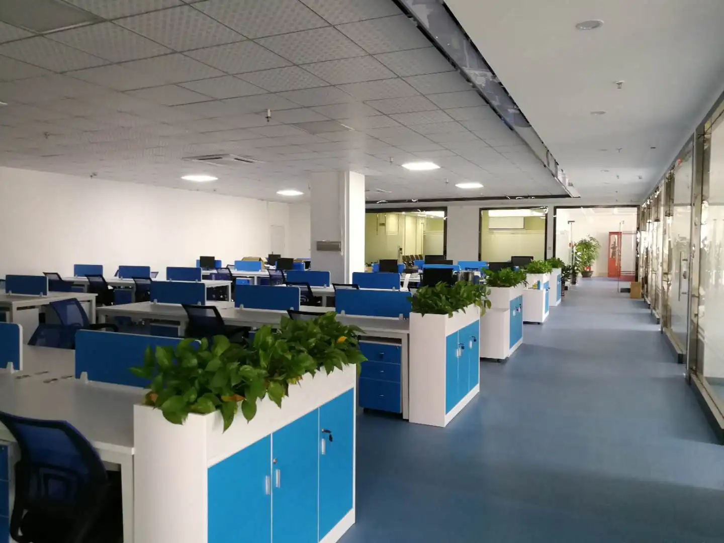 3-in-1 Magnetic Charging Stand Alloy Phone Holder Desktop Portable 3 In 1 Wireless Charger Foldable