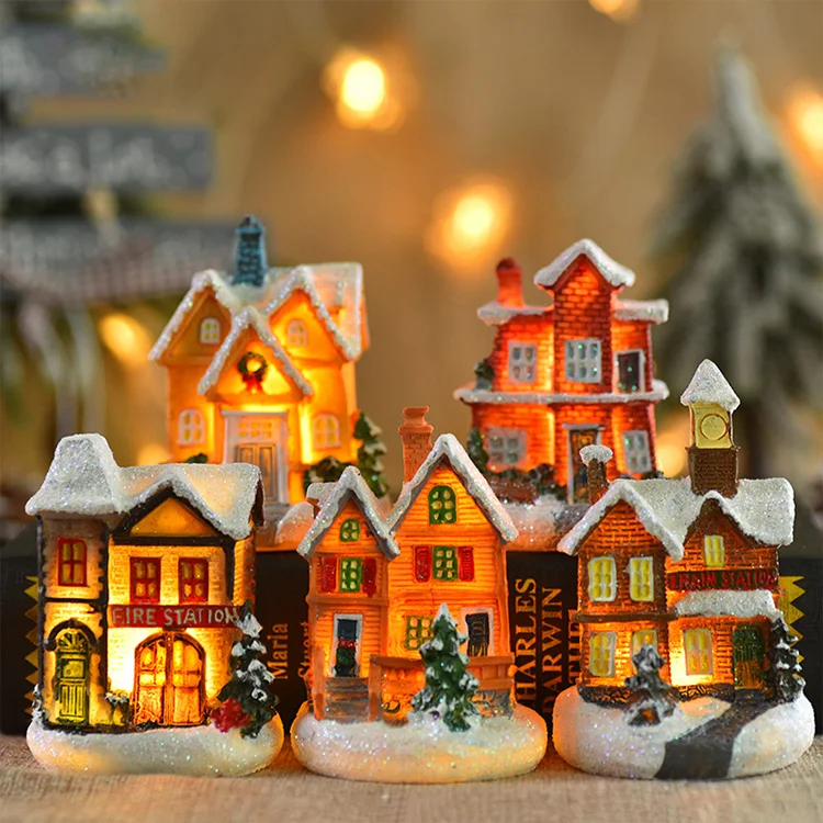 Hot Selling Creative Exquisite Resin Small House  Ornaments For Home Decor Christmas Party Decoration Gifts