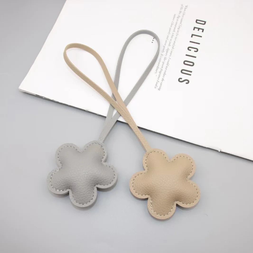 Colorful PU Leather Flower Leather Tags Embossesd Hang Bag Pendant Key RIng Accessories Ornament Wristlet Bag Charms