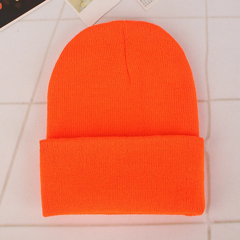 Fashionable Custom Embroidery Logo Solid Color Warm Winter Beanie Knit Hat