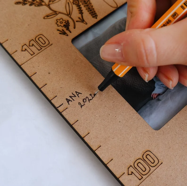Hot selling Storing Kids Grow Story  Memories Wooden Ruler Growth Height Chart with Photo Frames